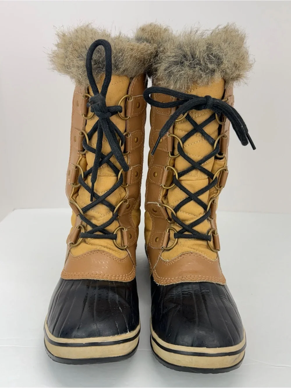 Sorel size7.5 Women’s Tan Quilted Faux Fur Tofino II Waterproof Winter Boots